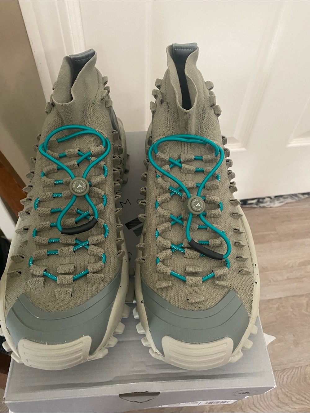 BNWT Adidas by Stella McCartney Legacy Gree/ Willow Grey Colorway JR3278